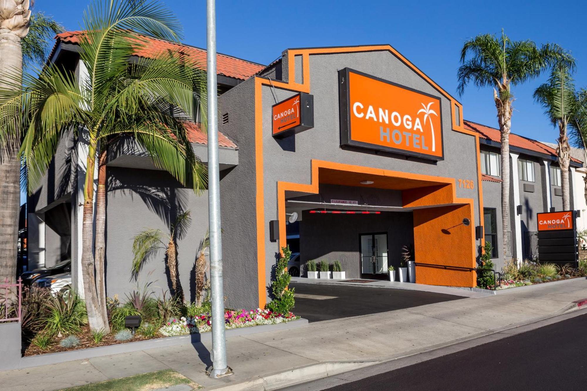 Canoga Hotel At Warner Center — Photos 1